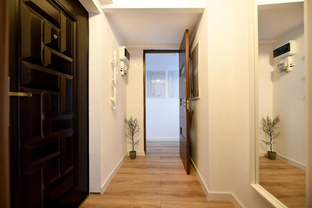 White Haven - Calea Victoriei Studio Βουκουρέστι 0*,