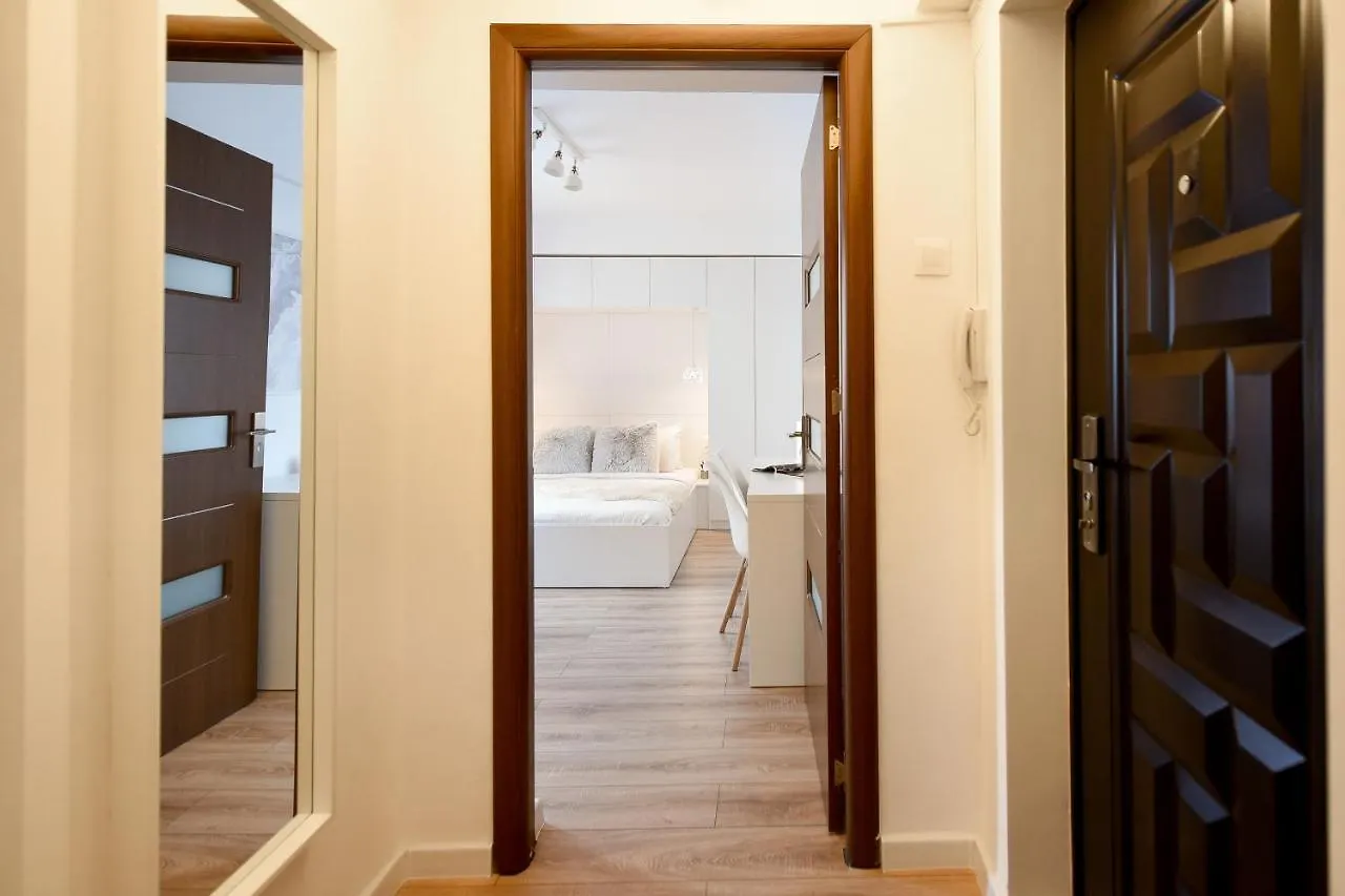 White Haven - Calea Victoriei Studio Бухарест 0*,  Румыния